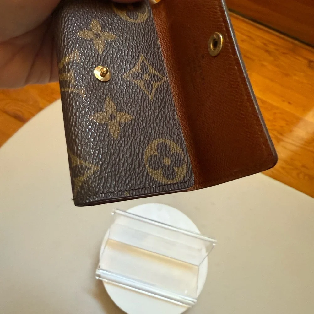 Louis Vuitton Monogram Canvas 4 Key Holder Wallet 🗝️✨